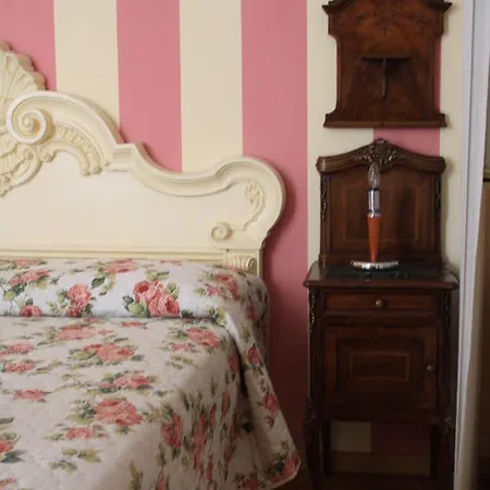 Bed & Breakfast City's House 2*